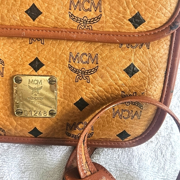 MCM Vintage Cognac Brown Visetos Leather Crossbody/Shoulder Bag MCM Monogram - Picture 2 of 8
